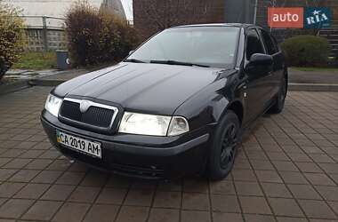 Лифтбек Skoda Octavia 2001 в Черкассах