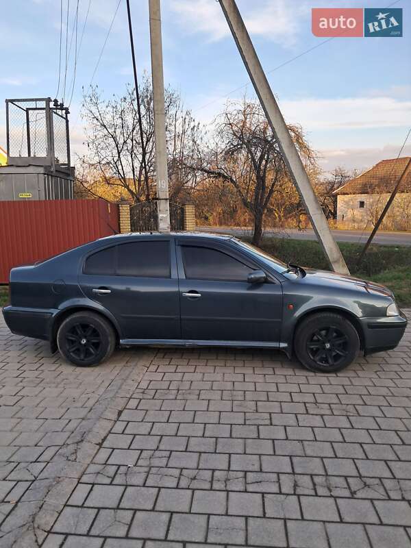 Ліфтбек Skoda Octavia 1999 в Ужгороді