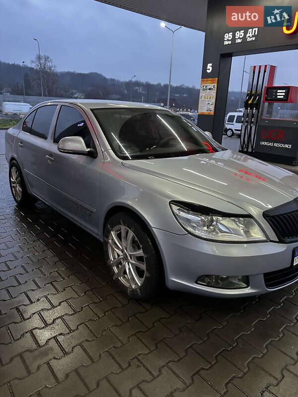 Лифтбек Skoda Octavia 2009 в Хороле