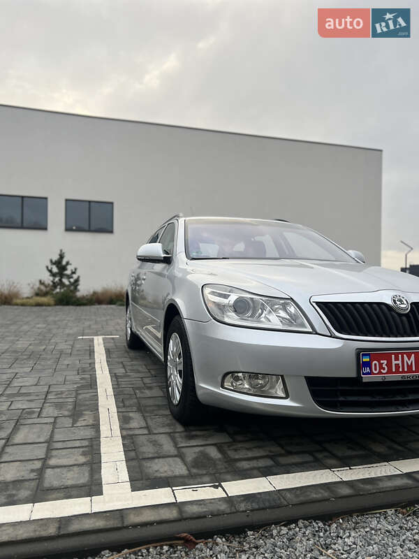 Универсал Skoda Octavia 2010 в Луцке