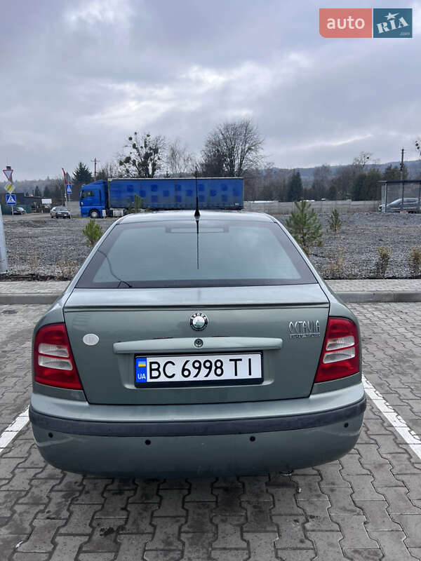 Лифтбек Skoda Octavia 2002 в Золочеве