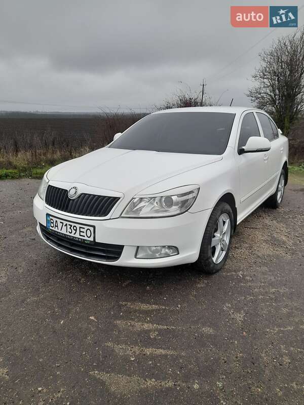 Лифтбек Skoda Octavia 2011 в Кропивницком