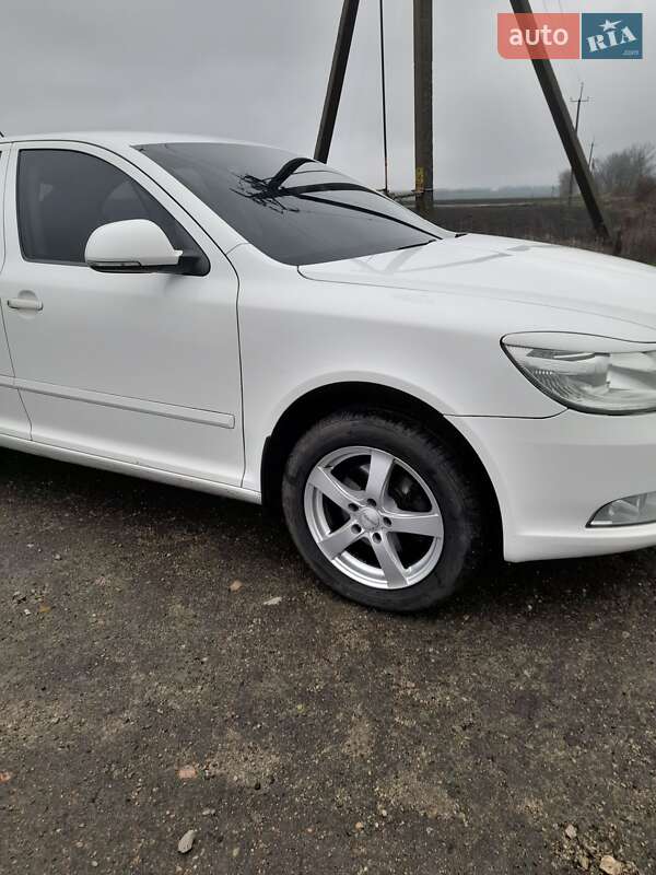 Лифтбек Skoda Octavia 2011 в Кропивницком