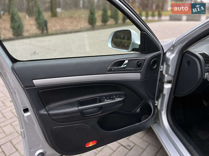 Универсал Skoda Octavia 2011 в Луцке