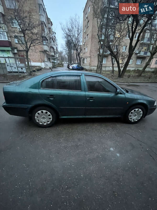 Ліфтбек Skoda Octavia 1998 в Черкасах