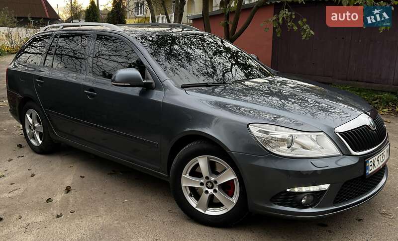 Универсал Skoda Octavia 2010 в Сарнах