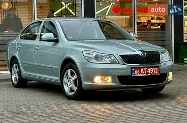 Ліфтбек Skoda Octavia 2010 в Житомирі