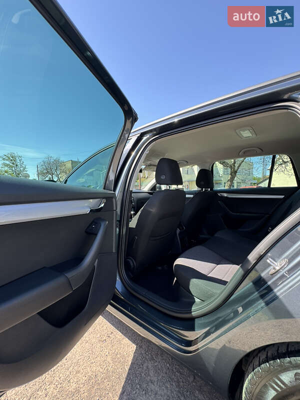 Универсал Skoda Octavia 2015 в Ужгороде