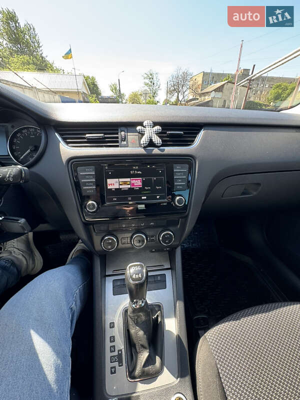 Универсал Skoda Octavia 2015 в Ужгороде