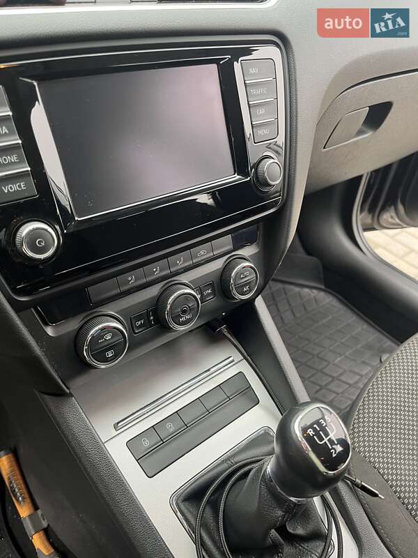 Универсал Skoda Octavia 2015 в Радехове