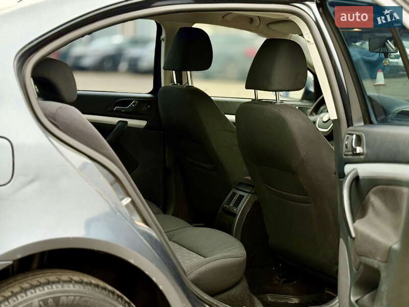 Лифтбек Skoda Octavia 2011 в Киеве фото 15 Лифтбек Skoda Octavia 2011 в Киеве