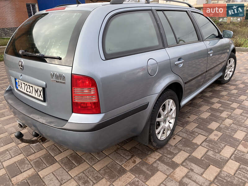 Универсал Skoda Octavia 2006 в Валках