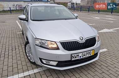 Универсал Skoda Octavia 2016 в Нововолынске