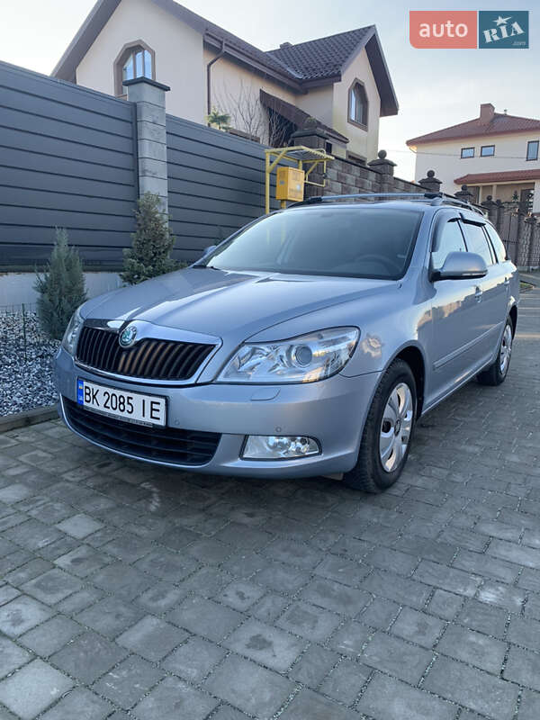 Универсал Skoda Octavia 2011 в Ровно