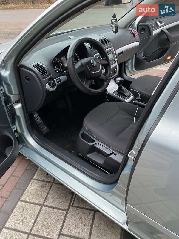 Ліфтбек Skoda Octavia 2010 в Овручі