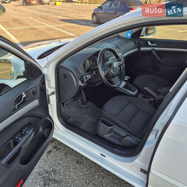 Універсал Skoda Octavia 2009 в Чернівцях