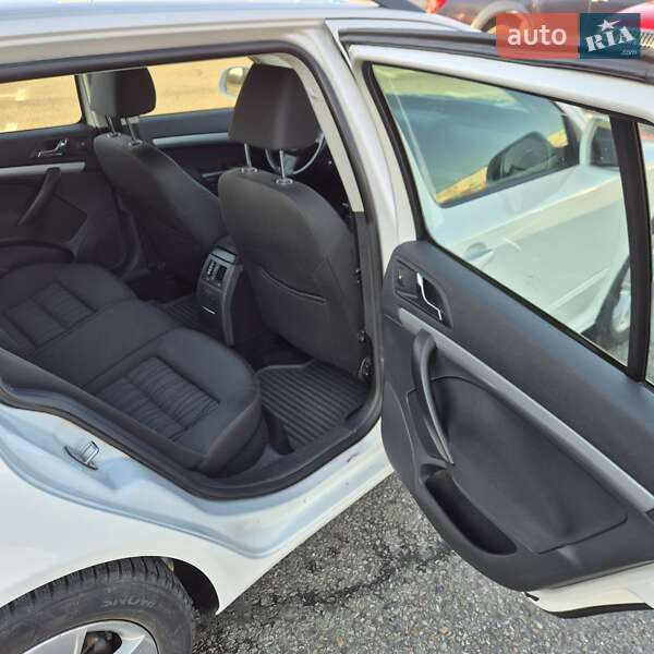 Універсал Skoda Octavia 2009 в Чернівцях