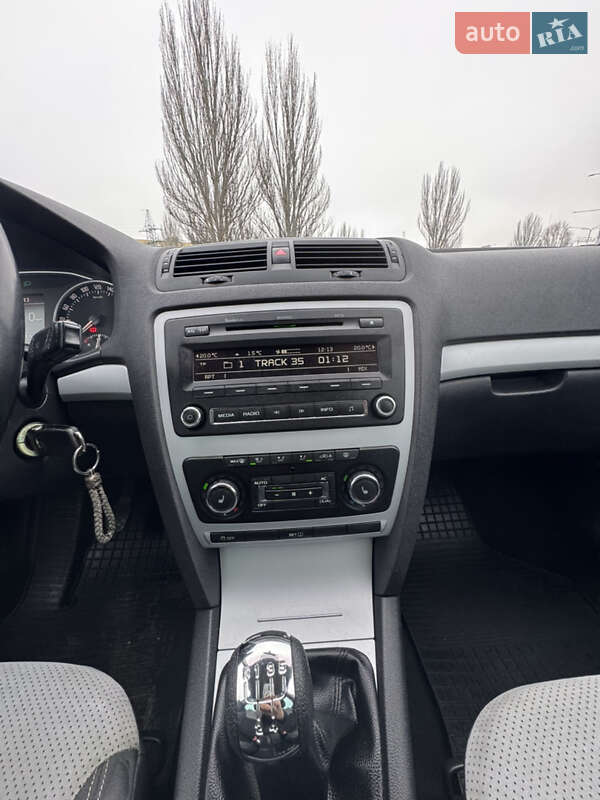 Універсал Skoda Octavia 2010 в Дніпрі фото 19 Універсал Skoda Octavia 2010 в Дніпрі