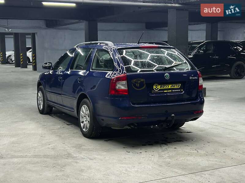 Універсал Skoda Octavia 2012 в Чернівцях