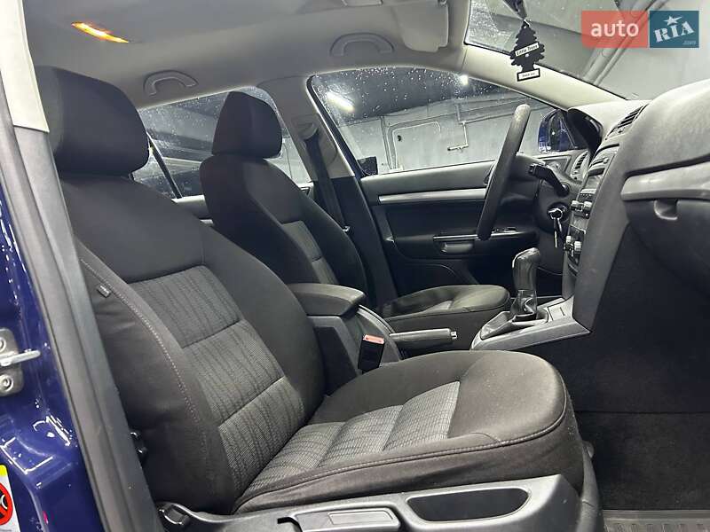 Універсал Skoda Octavia 2012 в Чернівцях