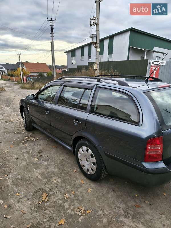 Универсал Skoda Octavia 2003 в Виннице