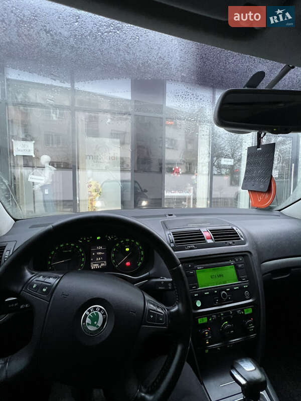 Універсал Skoda Octavia 2005 в Ужгороді