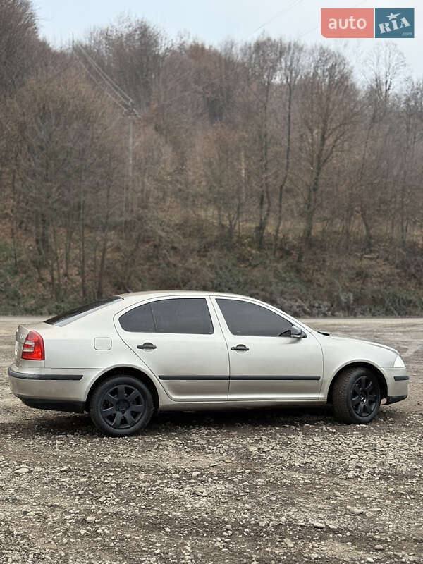 Лифтбек Skoda Octavia 2004 в Дубовом фото 5 Лифтбек Skoda Octavia 2004 в Дубовом