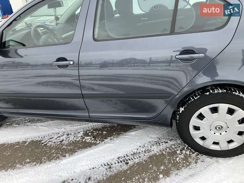 Лифтбек Skoda Octavia 2007 в Сквире