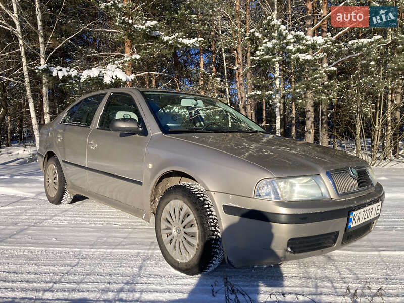 Ліфтбек Skoda Octavia 2004 в Лугинах