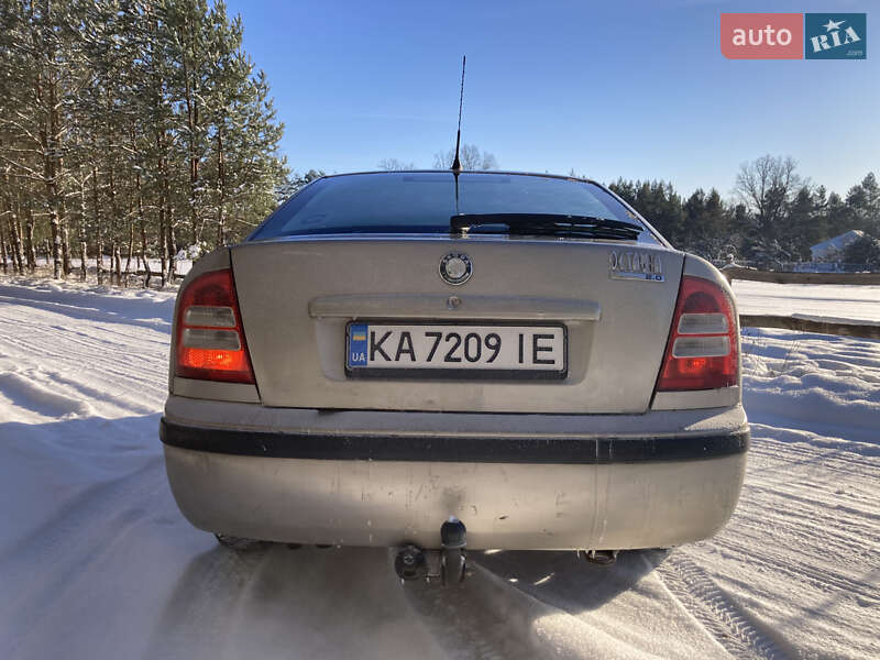 Ліфтбек Skoda Octavia 2004 в Лугинах
