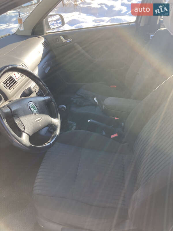 Ліфтбек Skoda Octavia 2004 в Лугинах