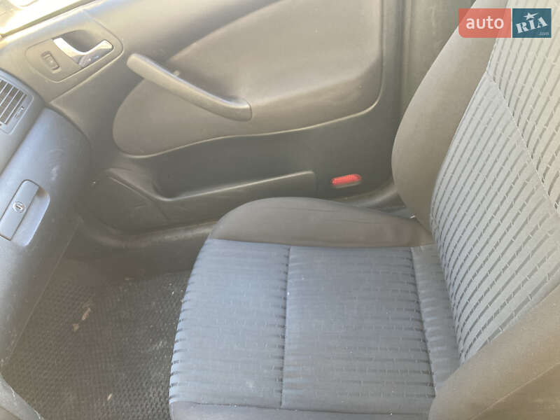 Ліфтбек Skoda Octavia 2004 в Лугинах