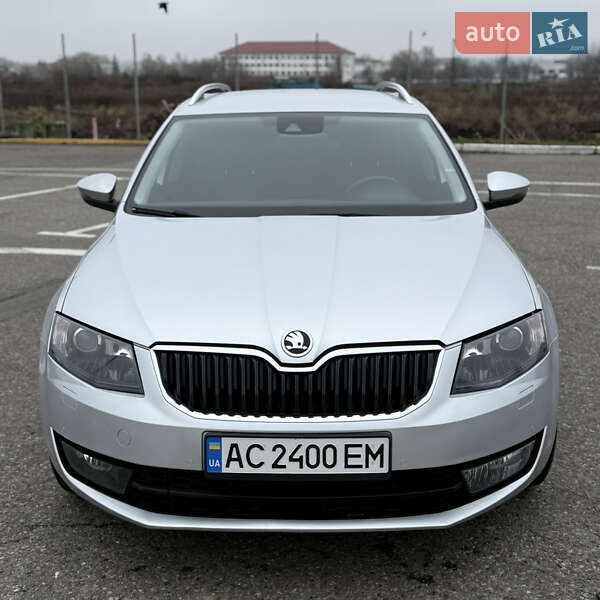 Універсал Skoda Octavia 2016 в Чернівцях
