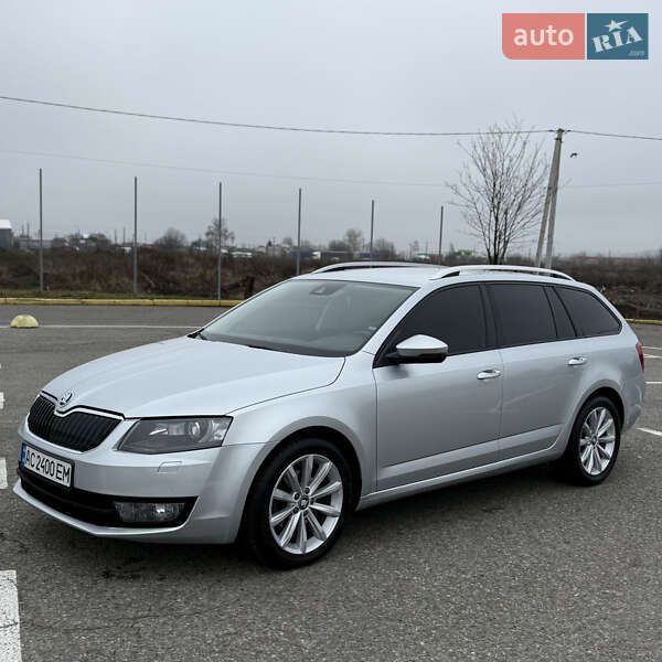 Універсал Skoda Octavia 2016 в Чернівцях