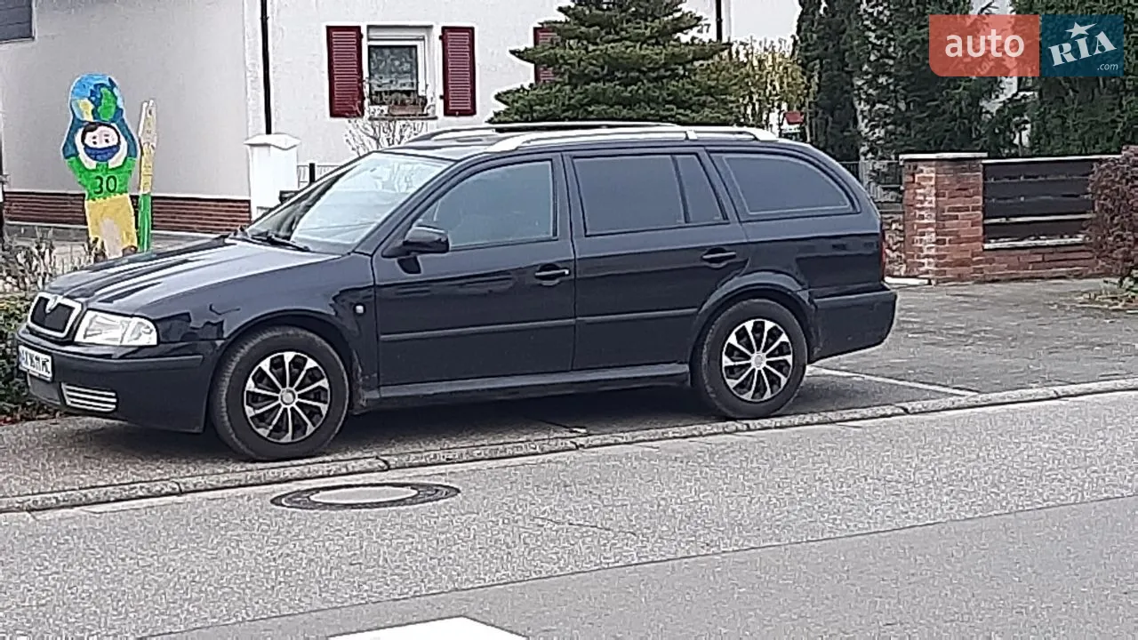 2010 Skoda Octavia - мініатюра 11