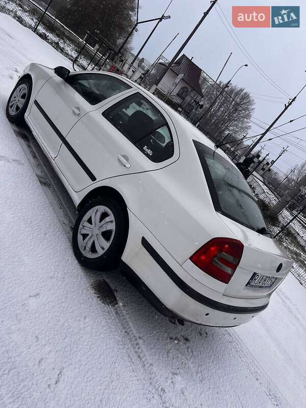 Лифтбек Skoda Octavia 2005 в Звягеле фото 3 Лифтбек Skoda Octavia 2005 в Звягеле