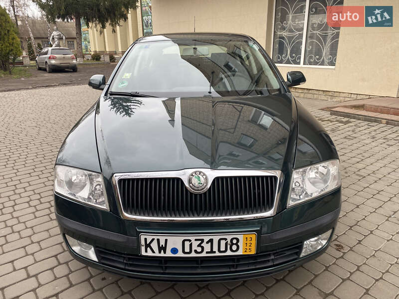 Лифтбек Skoda Octavia 2008 в Ямполе