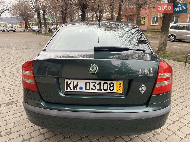 Лифтбек Skoda Octavia 2008 в Ямполе