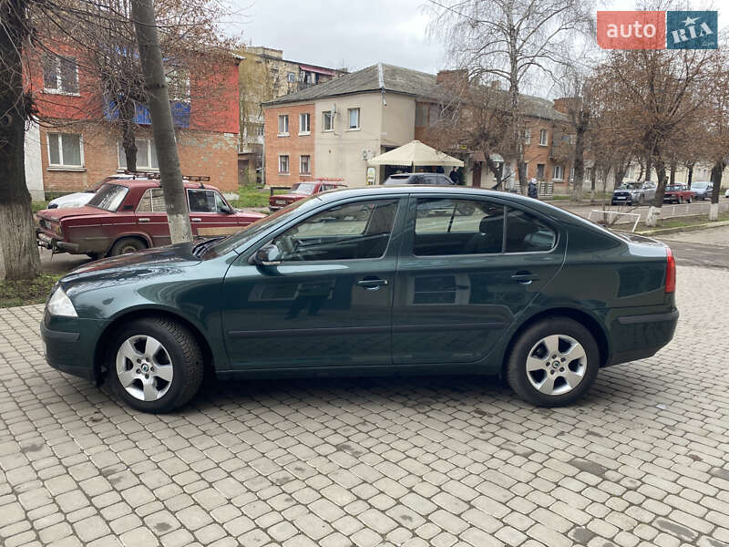 Лифтбек Skoda Octavia 2008 в Ямполе