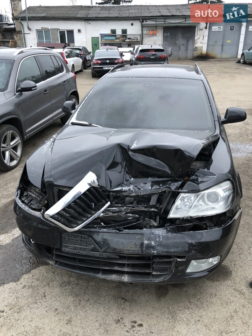 На ходу заводиться, получила удар, замінений грм масла фільтра.
Більше інф по телефону.