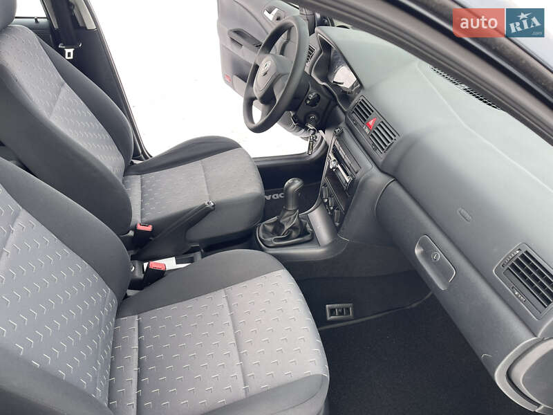 Лифтбек Skoda Octavia 2010 в Виннице