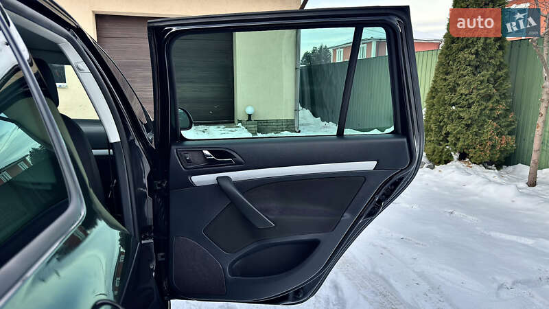 Универсал Skoda Octavia 2013 в Хороле