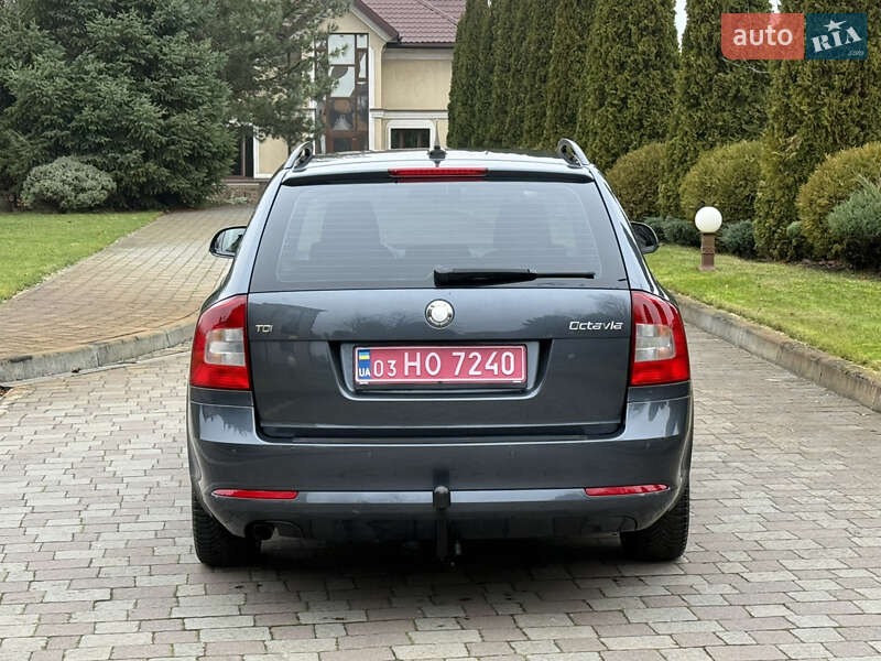 Універсал Skoda Octavia 2011 в Сарнах