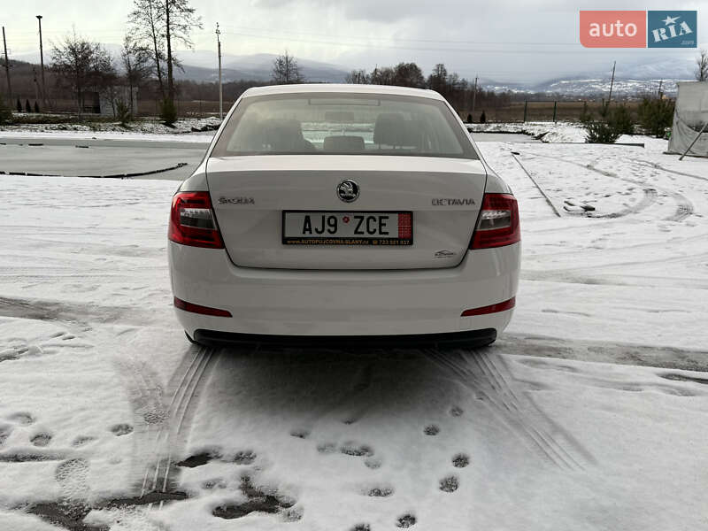 Лифтбек Skoda Octavia 2016 в Иршаве