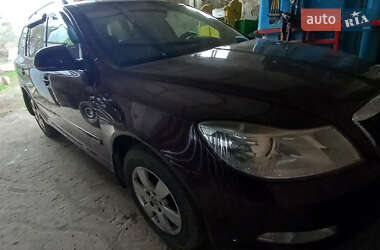 Универсал Skoda Octavia 2011 в Великом Березном