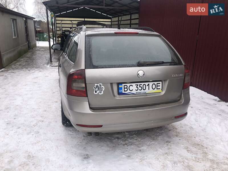 Универсал Skoda Octavia 2010 в Бродах