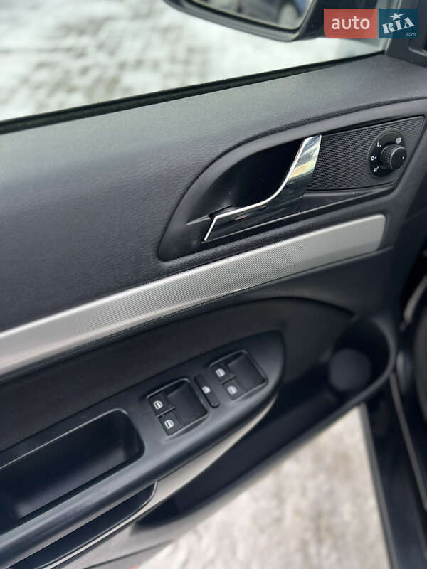 Универсал Skoda Octavia 2011 в Староконстантинове