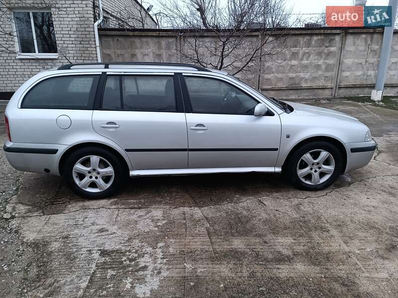 Универсал Skoda Octavia 2003 в Южноукраинске