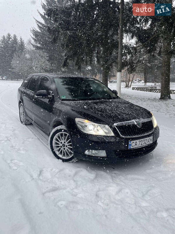 Универсал Skoda Octavia 2010 в Христиновке