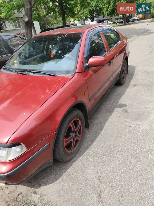 Лифтбек Skoda Octavia 1998 в Киеве
